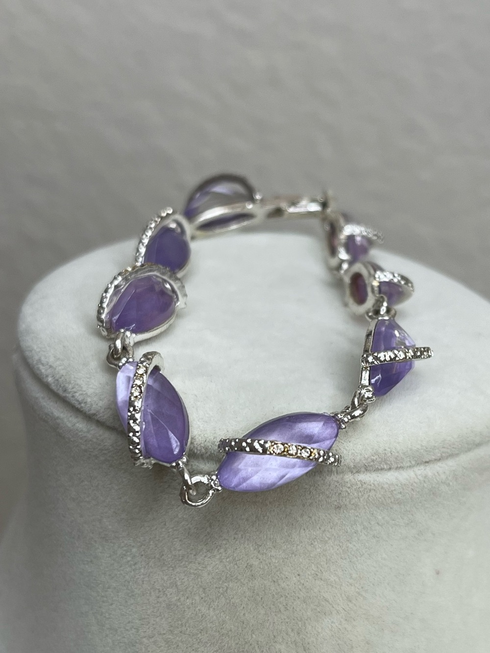 AVON Vintage Purple Lavender Faceted Link Bracelet 7”